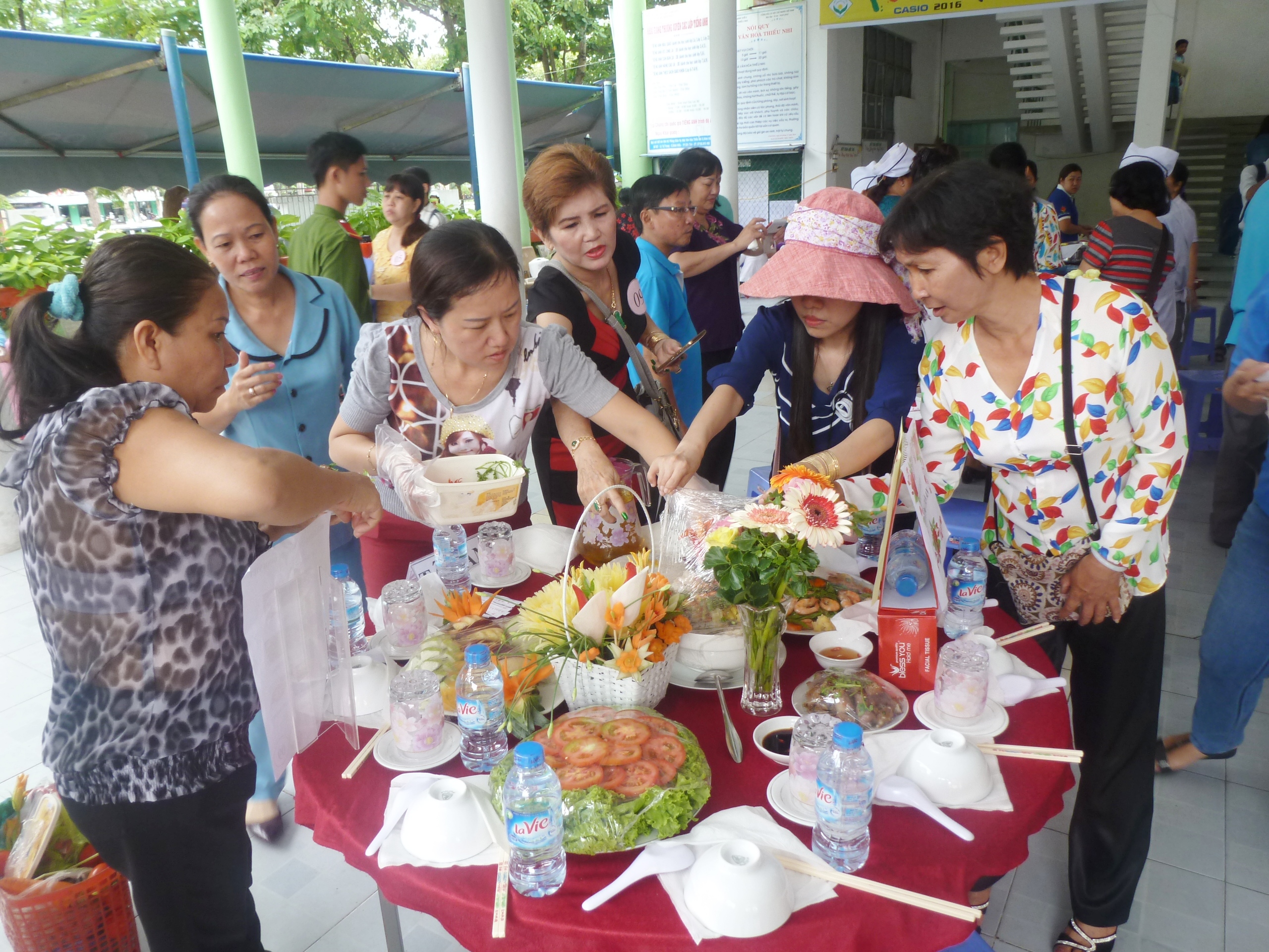ການເຄື່ອນໄຫວແທດຈິງຕ່າງໆສະເຫຼີມສະຫຼອງວັນຄອບຄົວຫວຽດນາມ28/6